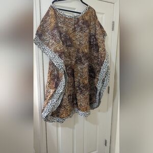 Elegant Women's- African Attire with Abstract Print ( Wide Round Neck)
